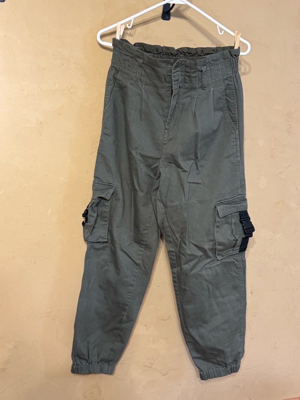 Forever 21 Women’s Olive Cargo Jogger Pants with Utility Pockets